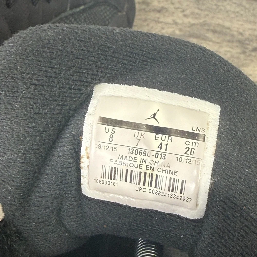 Jordan Air Jordan 12 Retro The Master Men 8 Black White 130690-013
